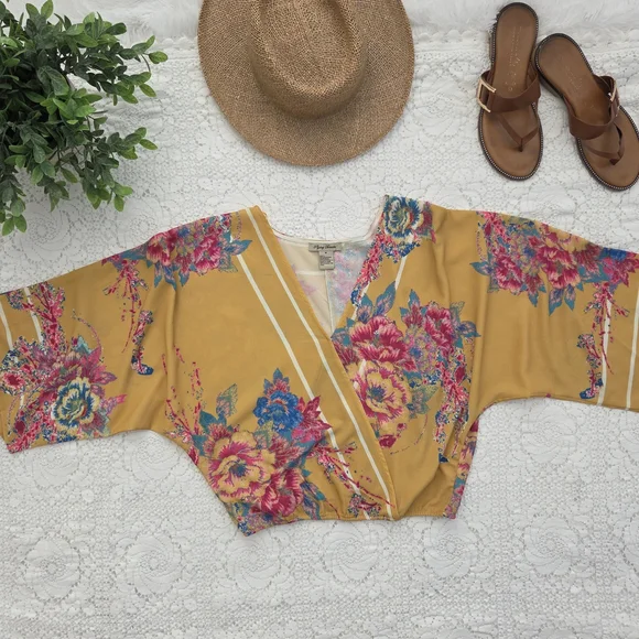 Flying Tomato Floral Blouse Size M - Picture 2 of 6